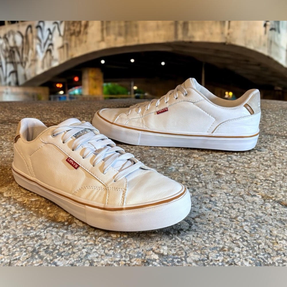 Levi’s Vince Synthetic Leather Casual Lace Up Sneakers - Size 10
